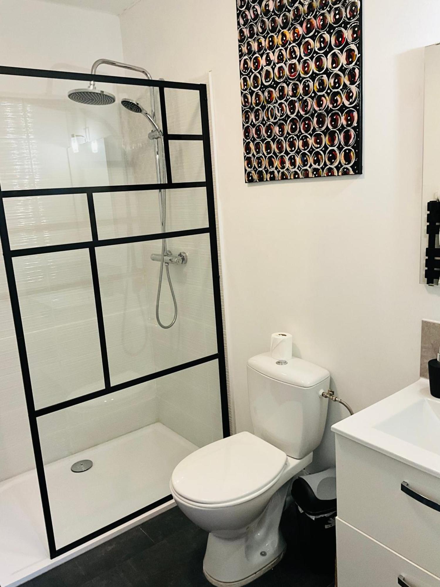 Hote Labyrinthe Sur La Place Chambres D, Hotes , Calme ,Netflix 米尔普瓦 外观 照片