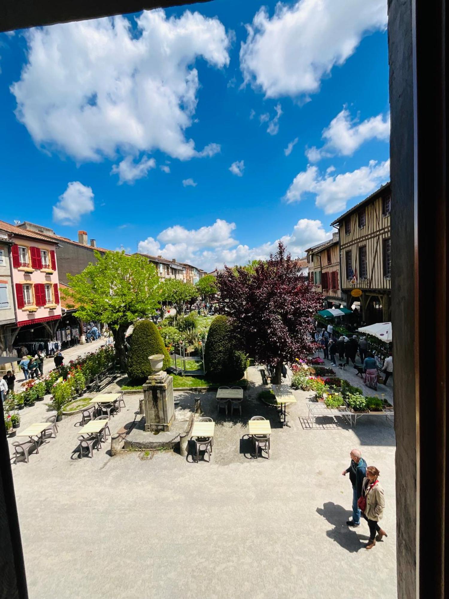Hote Labyrinthe Sur La Place Chambres D, Hotes , Calme ,Netflix 米尔普瓦 外观 照片