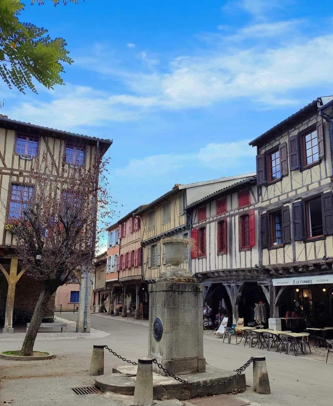 Hote Labyrinthe Sur La Place Chambres D, Hotes , Calme ,Netflix 米尔普瓦 外观 照片