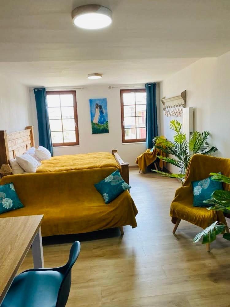 Hote Labyrinthe Sur La Place Chambres D, Hotes , Calme ,Netflix 米尔普瓦 外观 照片